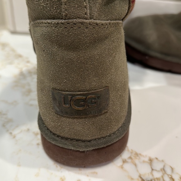 Green Ugg Collection boots - Picture 6 of 7